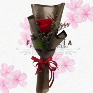 Rosa decorada y linda envoltura