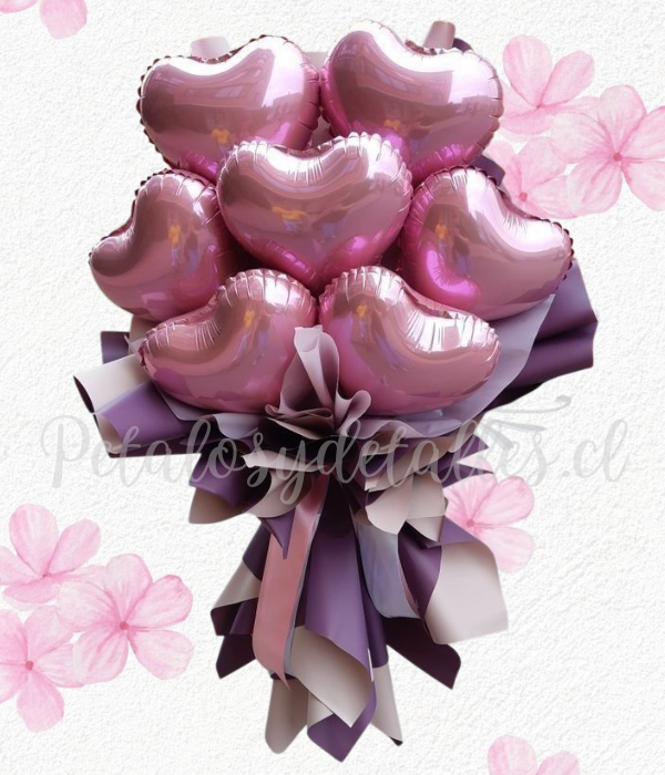 Ramo en globos de corazones y lindo envoltorio lila o rosado