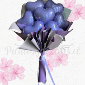 Ramo en corazones y envoltorio en tonos lila y kraft