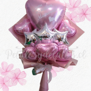 Ramo en corazones, estrellas y lindo envoltorio en tono rosado