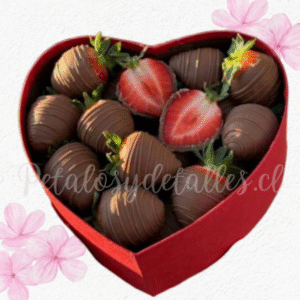 Caja corazon en 12 frutillas decoradas en chocolate