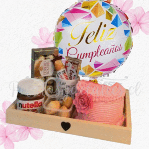 Bandeja cumpleañera feliz, Mini torta, taza, chocolates y globo