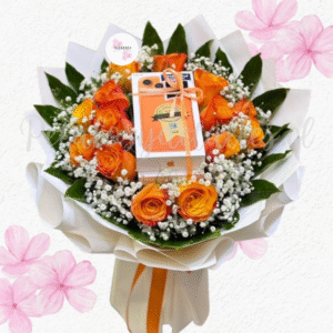 Ramo detalle en medio, En 15 rosas follaje verde e ilusión