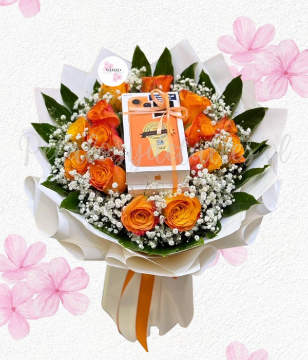 Ramo detalle en medio, En 15 rosas follaje verde e ilusión