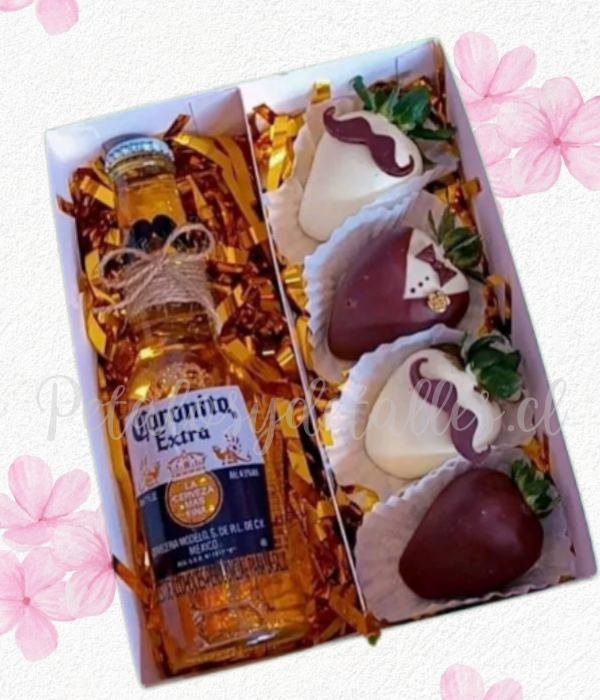 Caja cuadrada en 4 frutillas y 1 cerveza corona