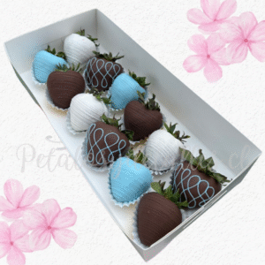 Caja rectangular en 12 frutillas decoradas con chocolate