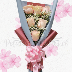 Ramo extendido en 6 rosas importadas e ilusión blanca