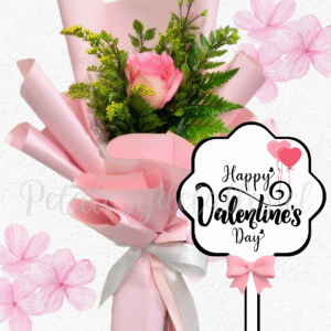 Elegante ramito en una rosa importada, follaje y topper