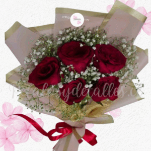 Ramo dulce encanto en 5 rosas importadas e ilusión blanca