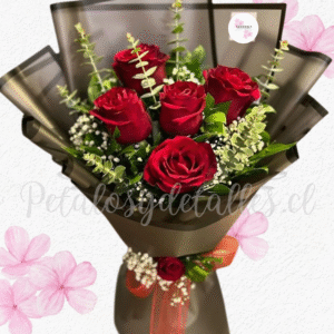 Estupendo ramo bouquet en 5 rosas importadas y follaje verde