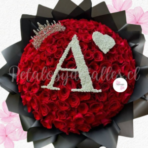 Ramo en 100 rosas importadas, Letra en Gypsophila y corona